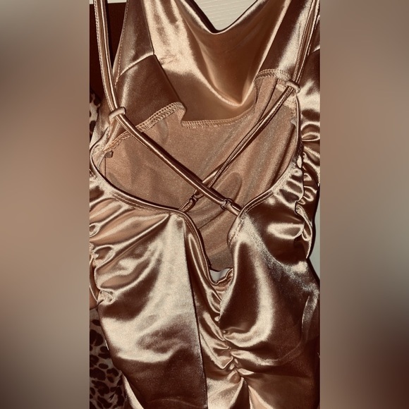 Better Be Womens Square Neck Sleeveless Cross Back Satin Dress Rose Gold Medium - Picture 8 of 12